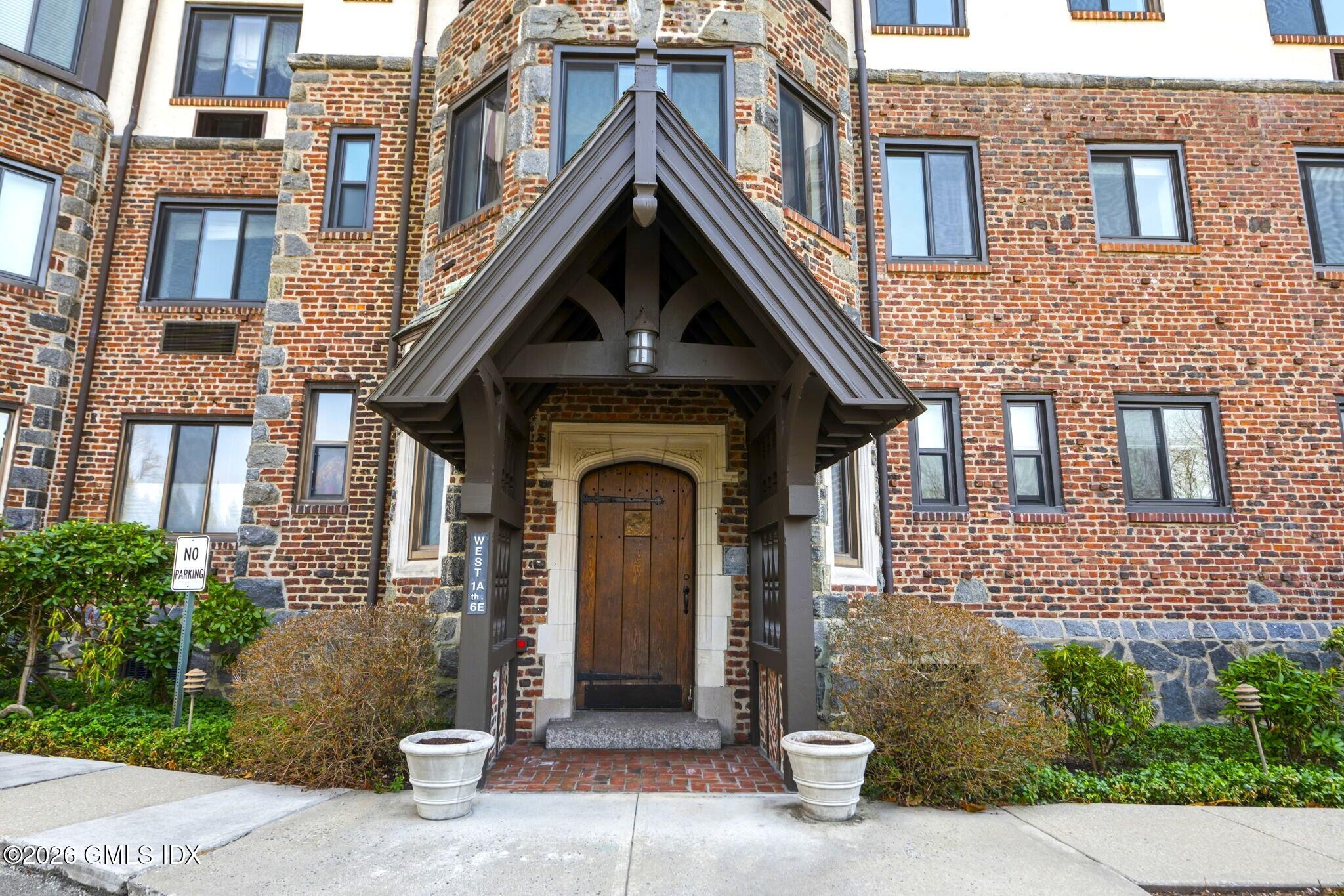 47 Lafayette Place, Unit 2D Greenwich, CT 06830 - Photo 30 of 33 Welcome Home!