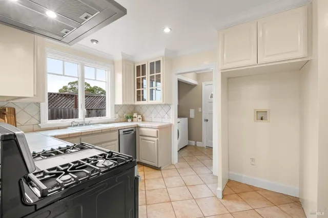 $875,000 | 605 Baker Street, Petaluma, CA 94952