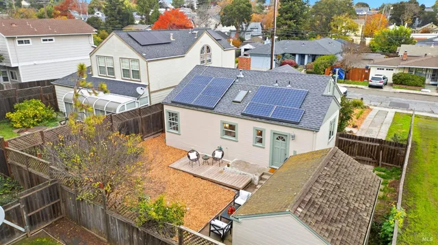 $875,000 | 605 Baker Street, Petaluma, CA 94952