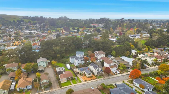 $875,000 | 605 Baker Street, Petaluma, CA 94952