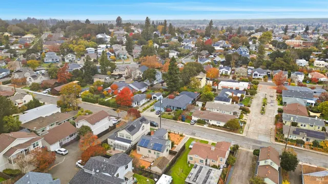 $875,000 | 605 Baker Street, Petaluma, CA 94952