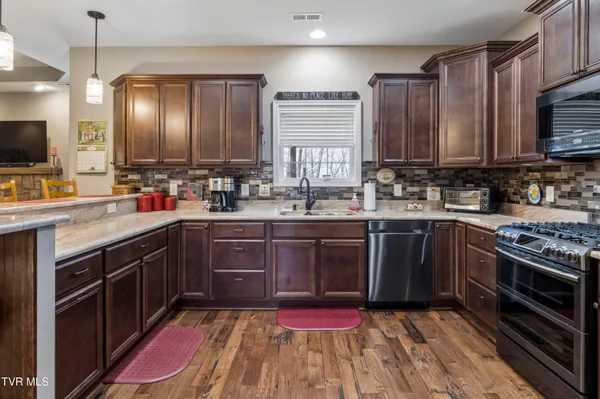 $795,000 | 1148 Cliffview Circle, Gray, TN 37615