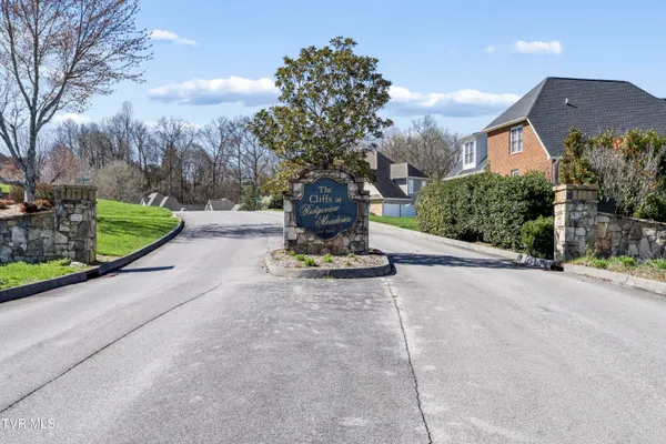 $795,000 | 1148 Cliffview Circle, Gray, TN 37615