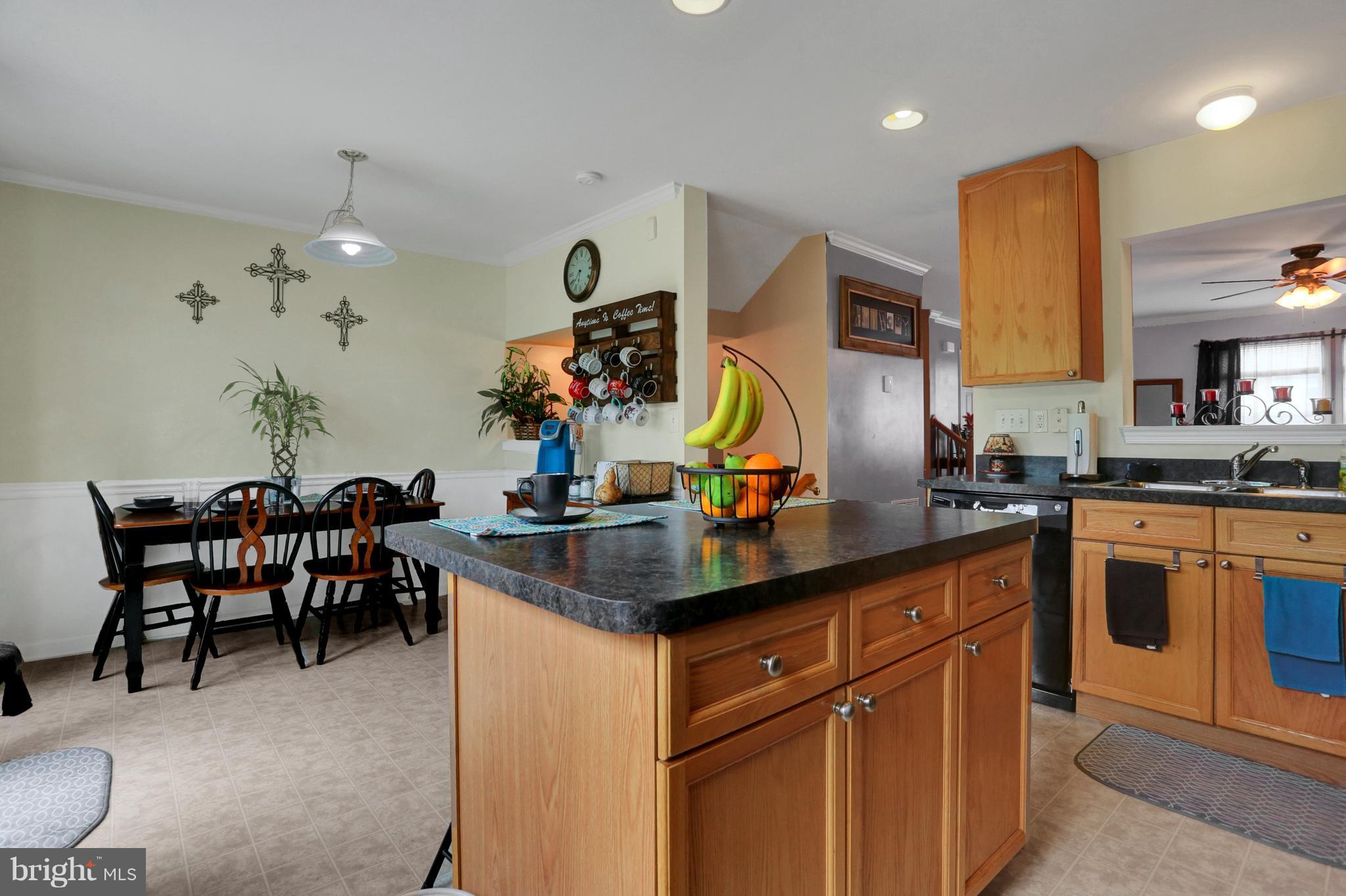 203 Rumbling Rock Road Hedgesville, WV 25427 - Photo 4 of 28 Kitchen