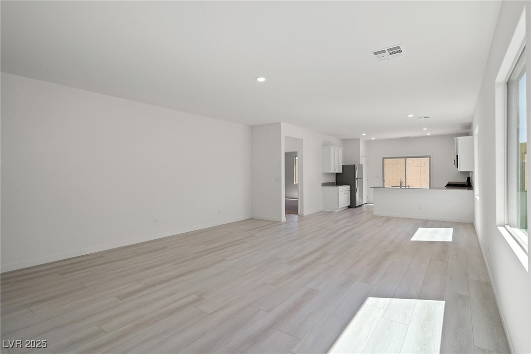 6736 High Cascade Avenue Las Vegas, NV 89156 - Photo 2 of 10