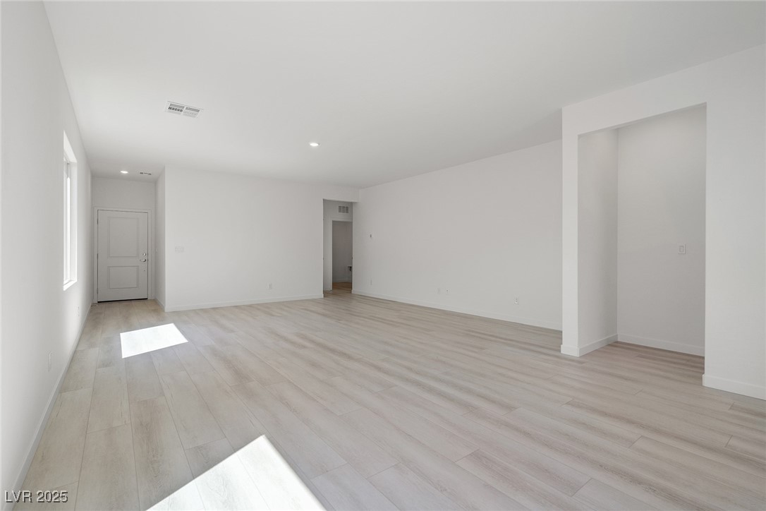 6736 High Cascade Avenue Las Vegas, NV 89156 - Photo 3 of 10