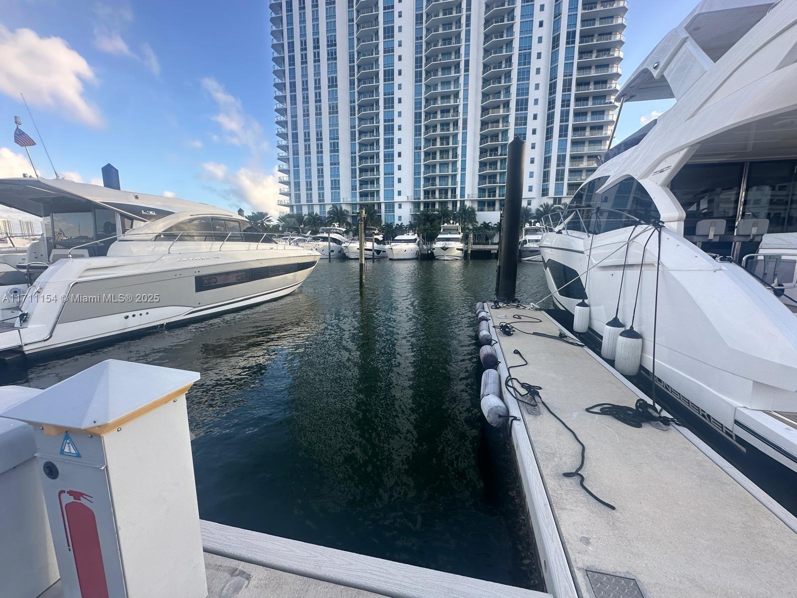 17211 Biscayne Boulevard North Miami Beach, FL 33160 - Photo 5 of 12 Boat Slip #51
