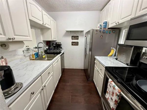 $1,800 | 7900 Northwest 50th Street, Unit 205, Lauderhill, FL 33351
