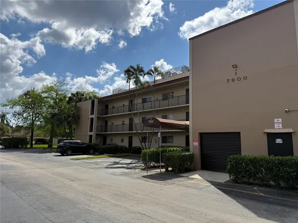 $1,800 | 7900 Northwest 50th Street, Unit 205, Lauderhill, FL 33351