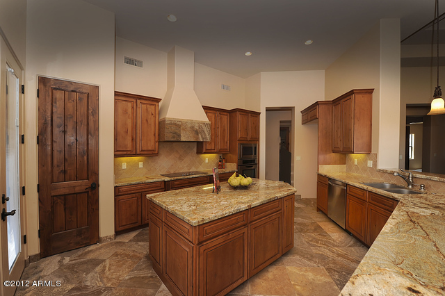 1108 West Maddock Road Phoenix, AZ 85086 - Photo 12 of 26 kitchen