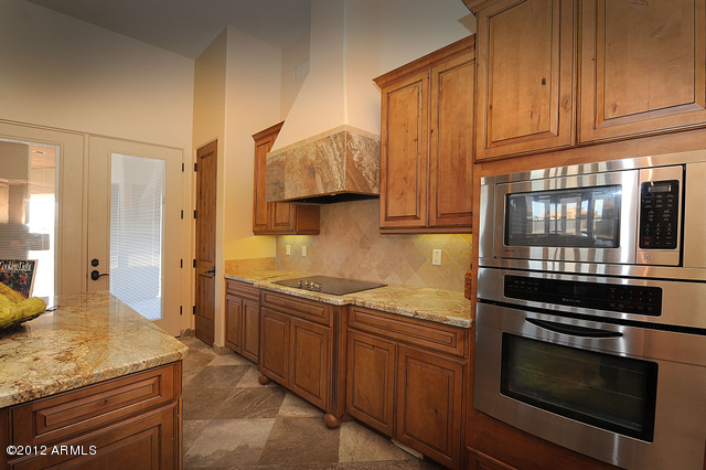 1108 West Maddock Road Phoenix, AZ 85086 - Photo 13 of 26 kitchen