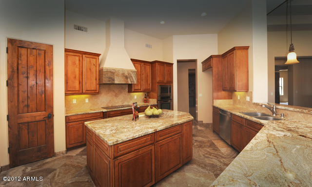 1108 West Maddock Road Phoenix, AZ 85086 - Photo 9 of 26 kitchen