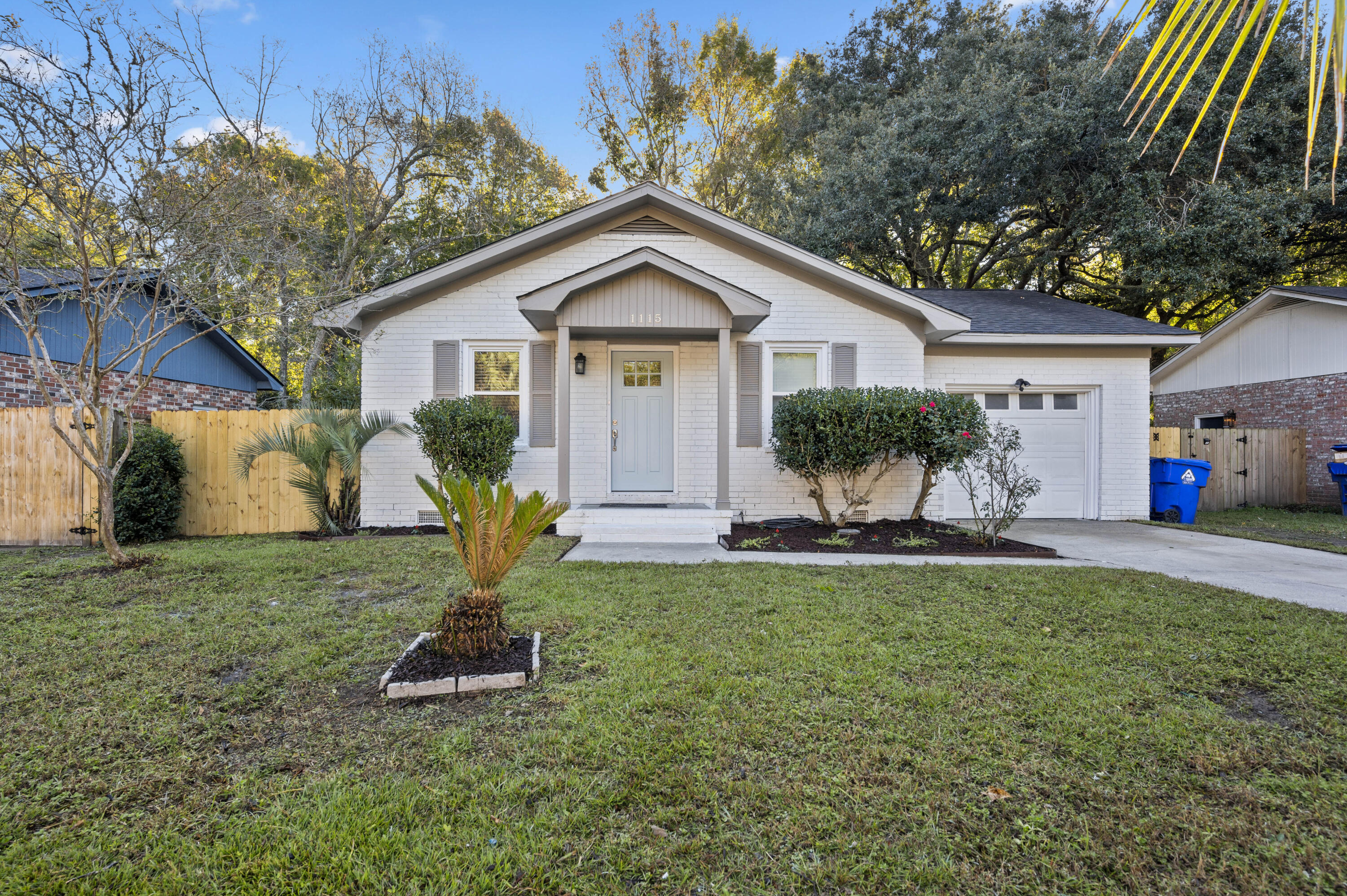 1115 Shadow Drive Mount Pleasant, SC 29464 - Photo 1 of 16 DSC_6417