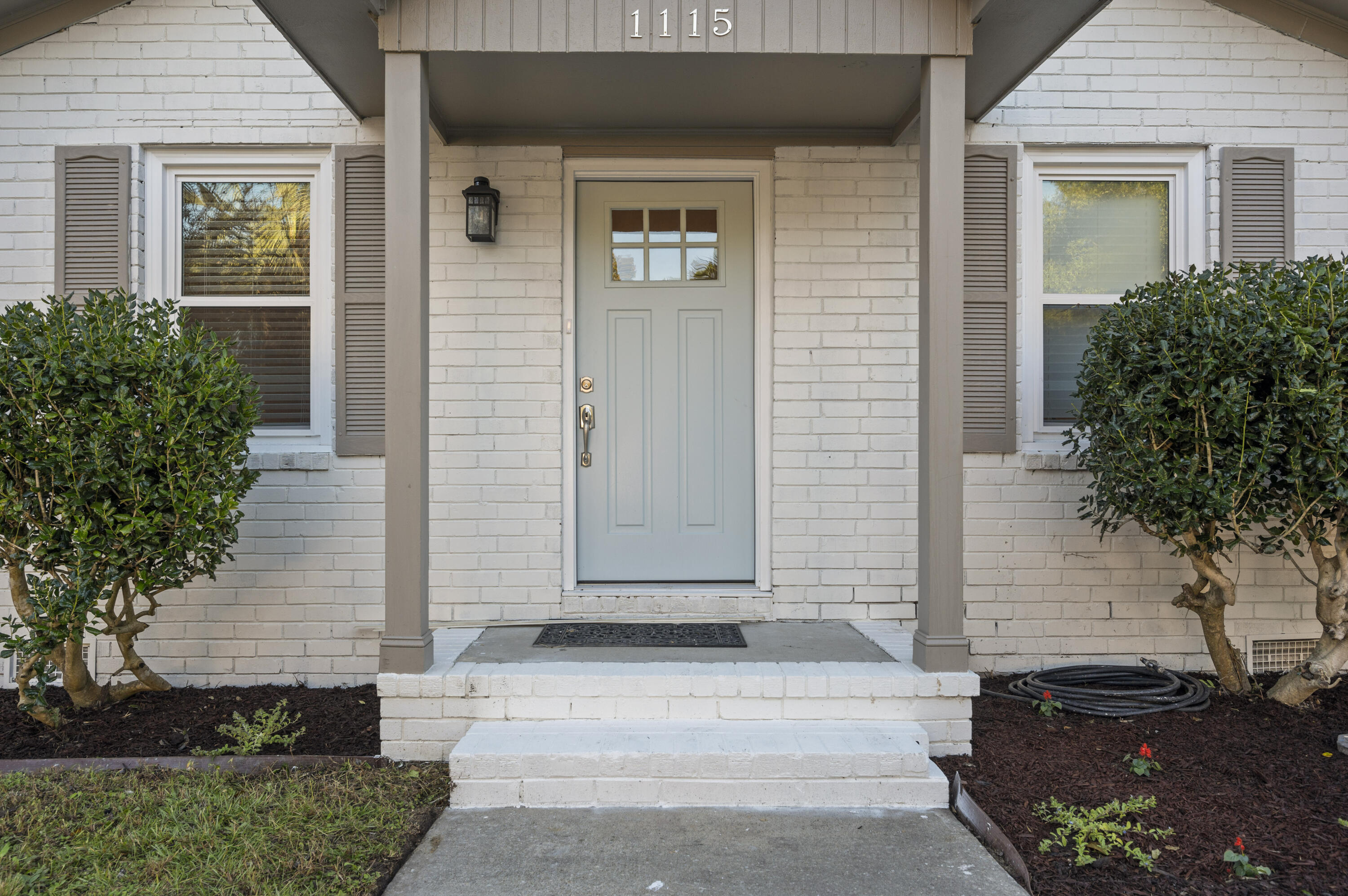 1115 Shadow Drive Mount Pleasant, SC 29464 - Photo 2 of 16 DSC_6420