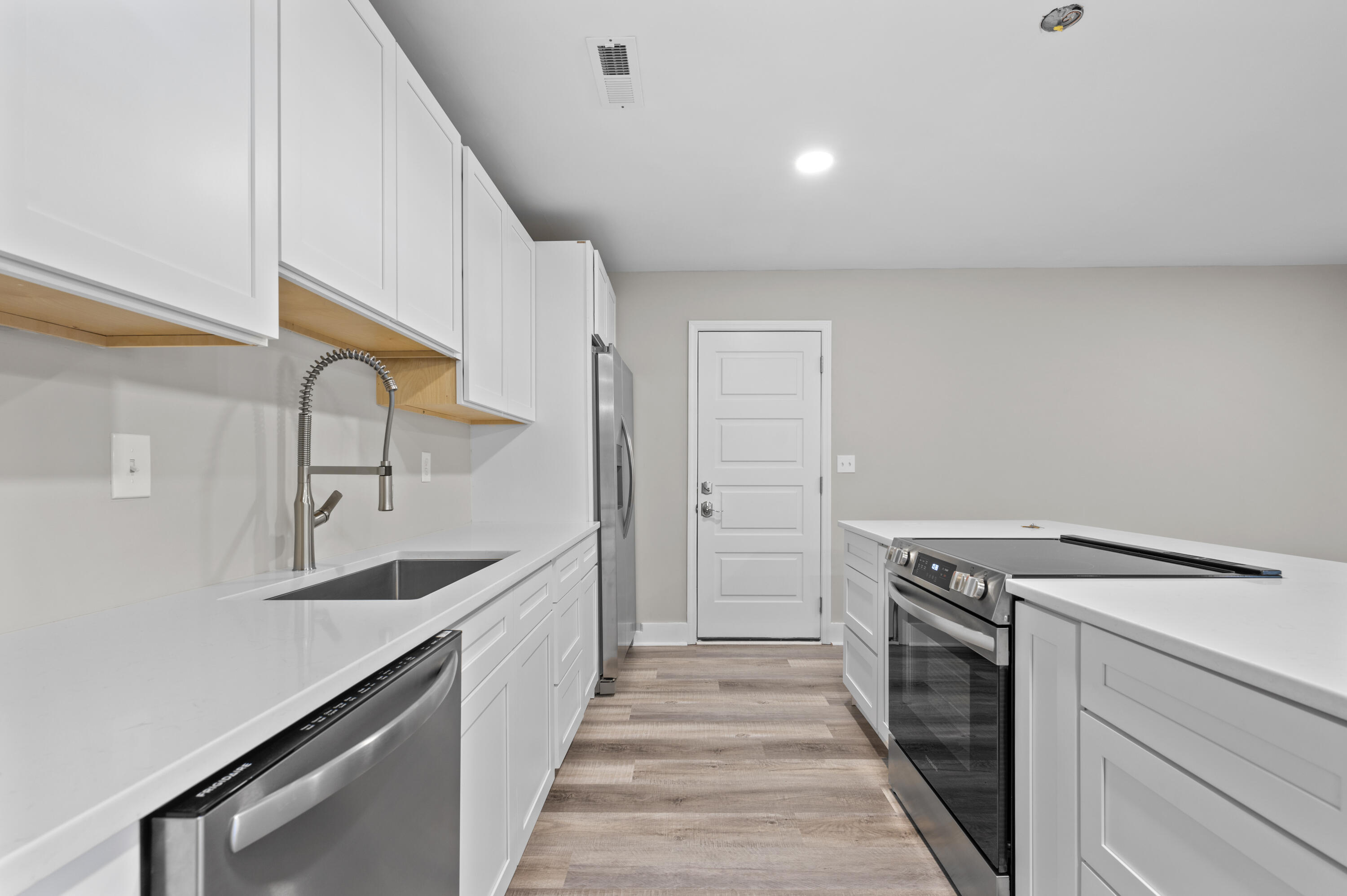 1115 Shadow Drive Mount Pleasant, SC 29464 - Photo 7 of 16 DSC_6438