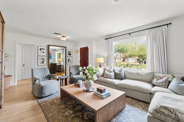 $3,675 | 317 West Encanto Boulevard, Phoenix, AZ 85003