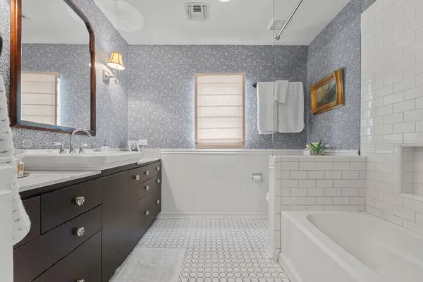 $3,675 | 317 West Encanto Boulevard, Phoenix, AZ 85003