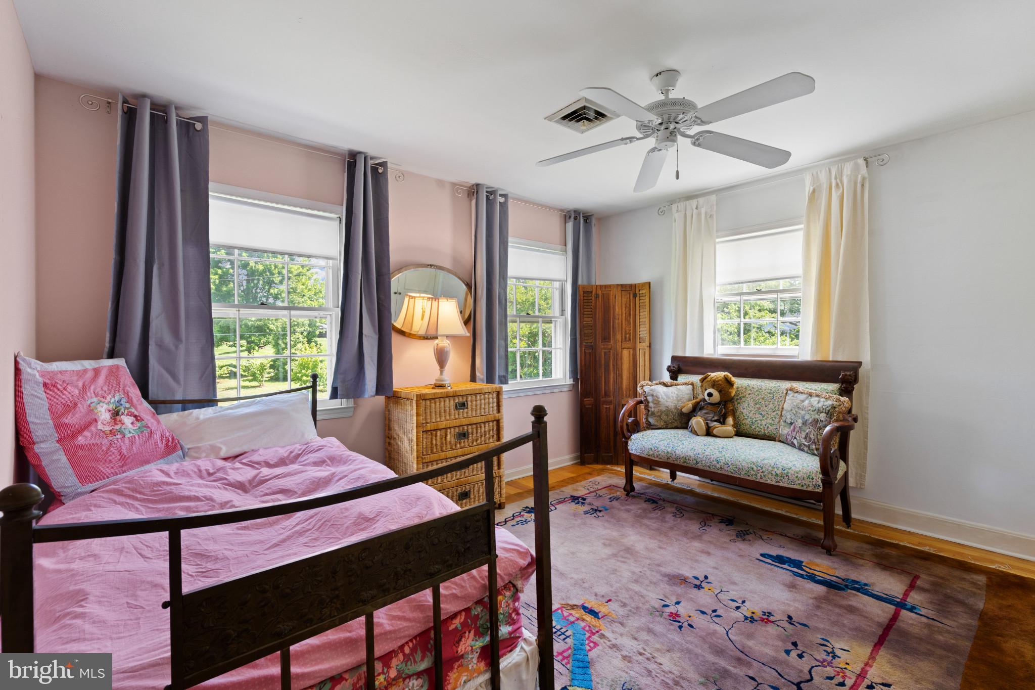 1552 Widows Mite Road Edgewater, MD 21037 - Photo 21 of 51 Upper level bedroom 2