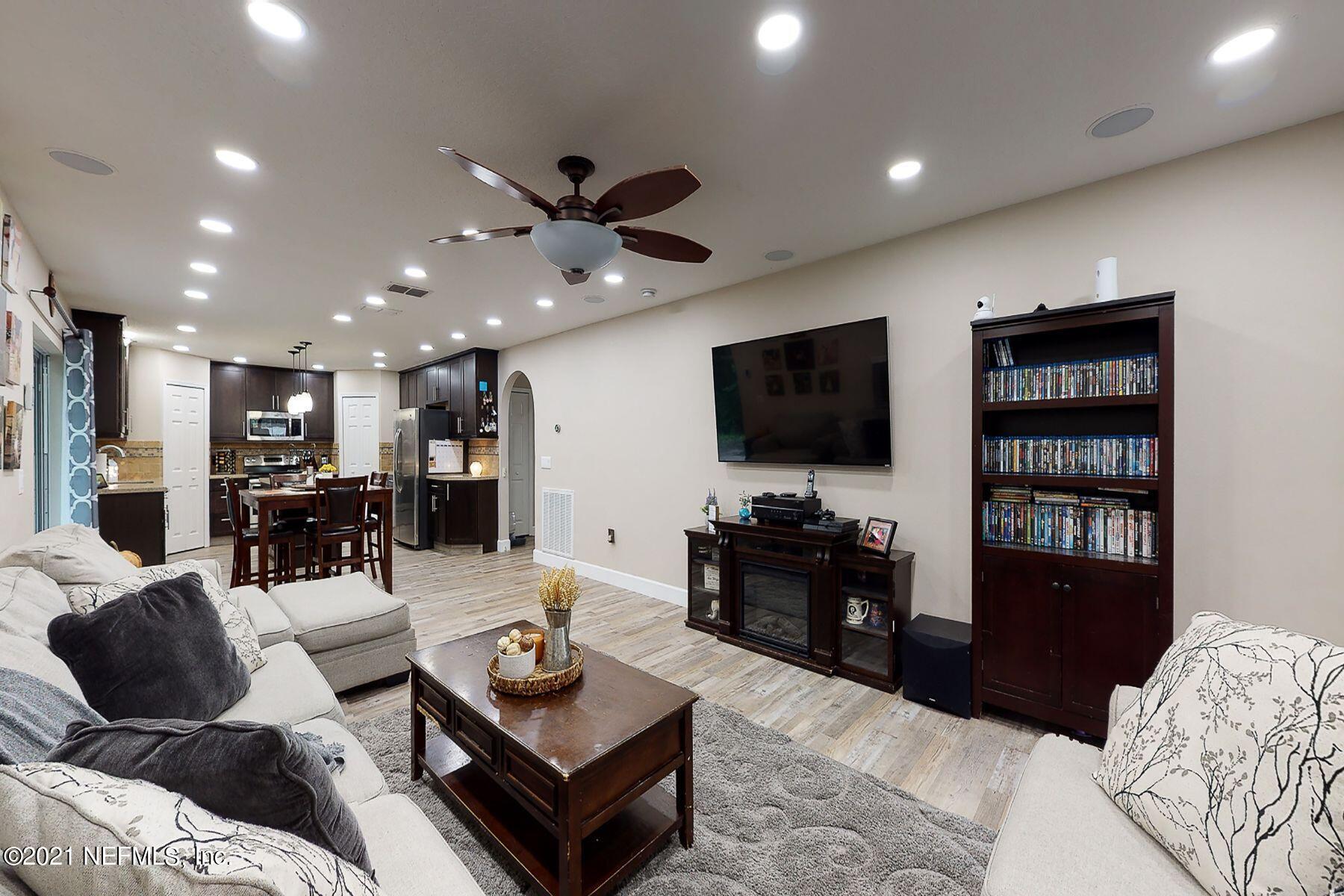 3833 Sand Dollar Road Middleburg, FL 32068 - Photo 11 of 28 living room