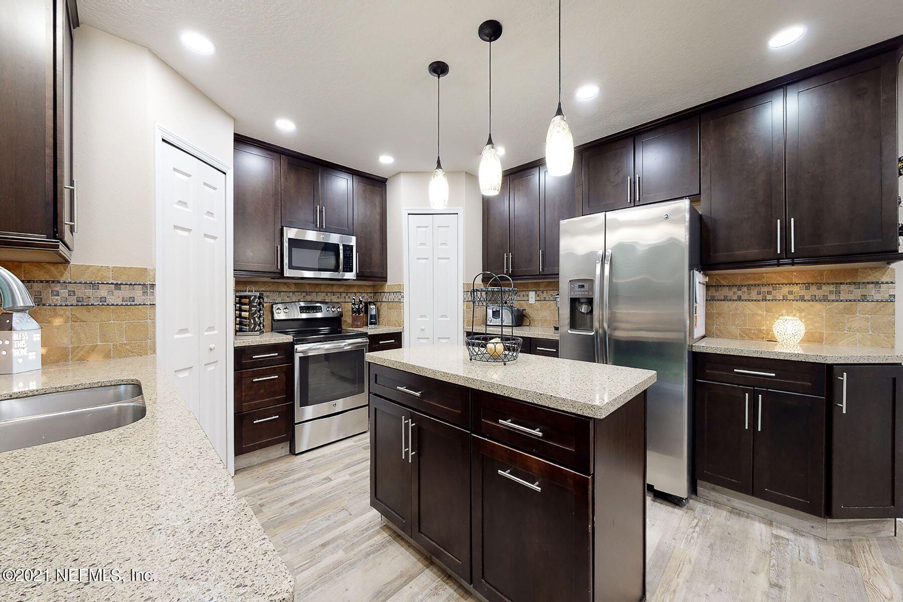 3833 Sand Dollar Road Middleburg, FL 32068 - Photo 5 of 28 kitchen