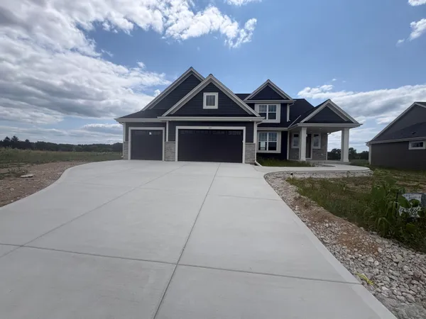 $729,990 | 509 Talbot's Woods Drive, Dousman, WI 53118