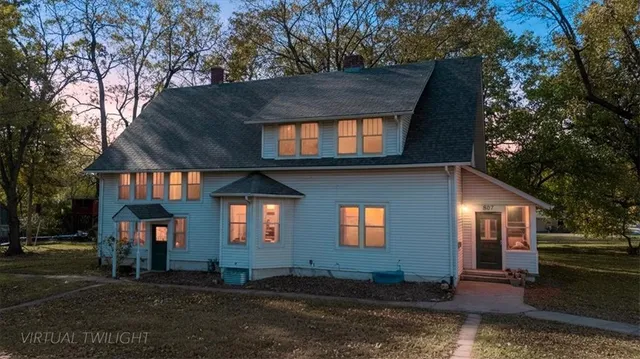 $359,950 | 807 Highgrove Road, Grandview, MO 64030