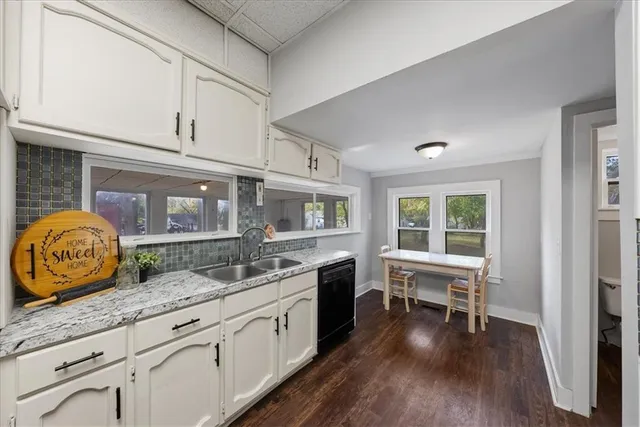 $359,950 | 807 Highgrove Road, Grandview, MO 64030