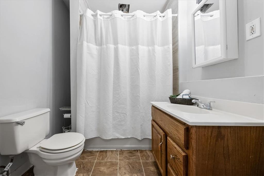 807 Highgrove Road Grandview, MO 64030 - Photo 18 of 39