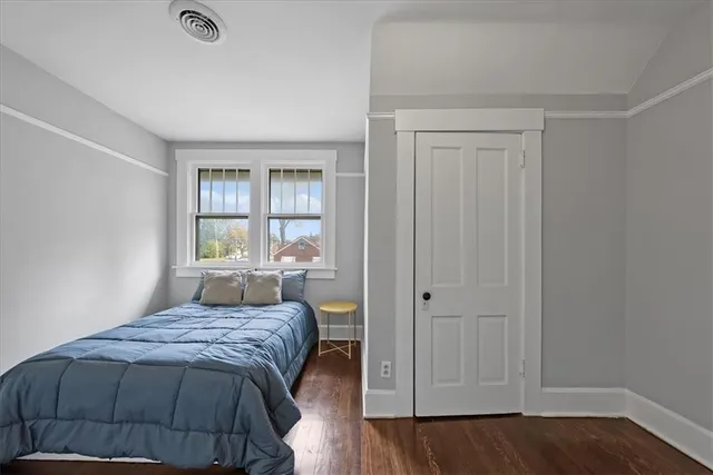 $359,950 | 807 Highgrove Road, Grandview, MO 64030