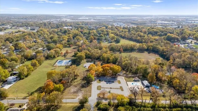 $359,950 | 807 Highgrove Road, Grandview, MO 64030