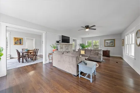 $359,950 | 807 Highgrove Road, Grandview, MO 64030