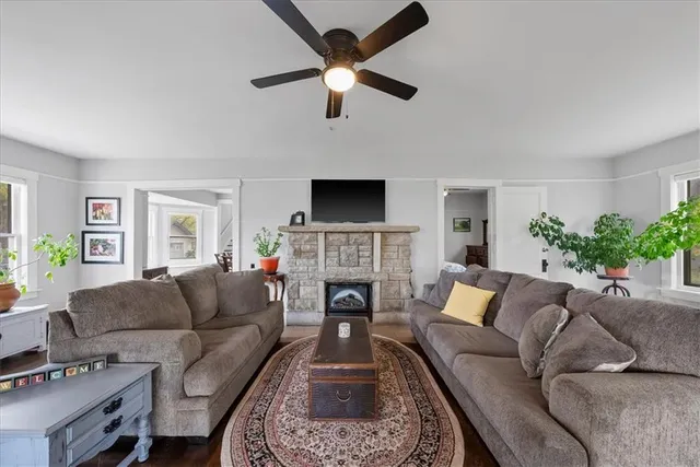 $359,950 | 807 Highgrove Road, Grandview, MO 64030