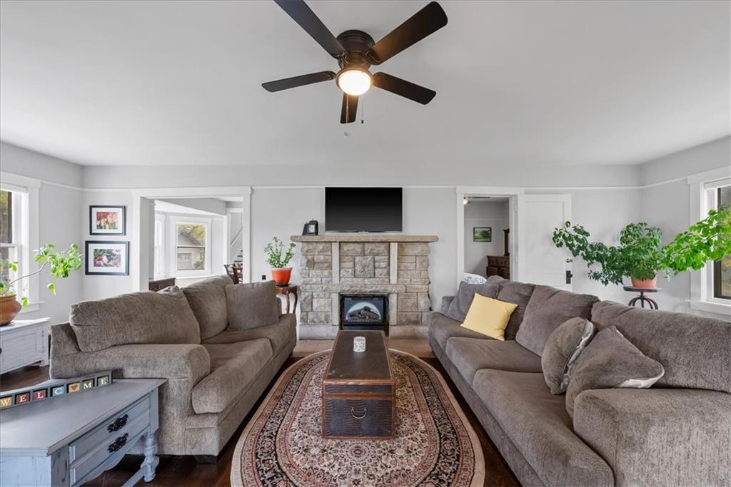 807 Highgrove Road Grandview, MO 64030 - Photo 6 of 39