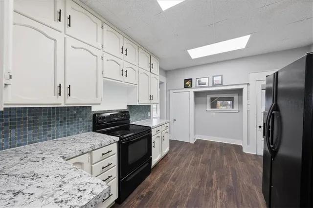 $359,950 | 807 Highgrove Road, Grandview, MO 64030