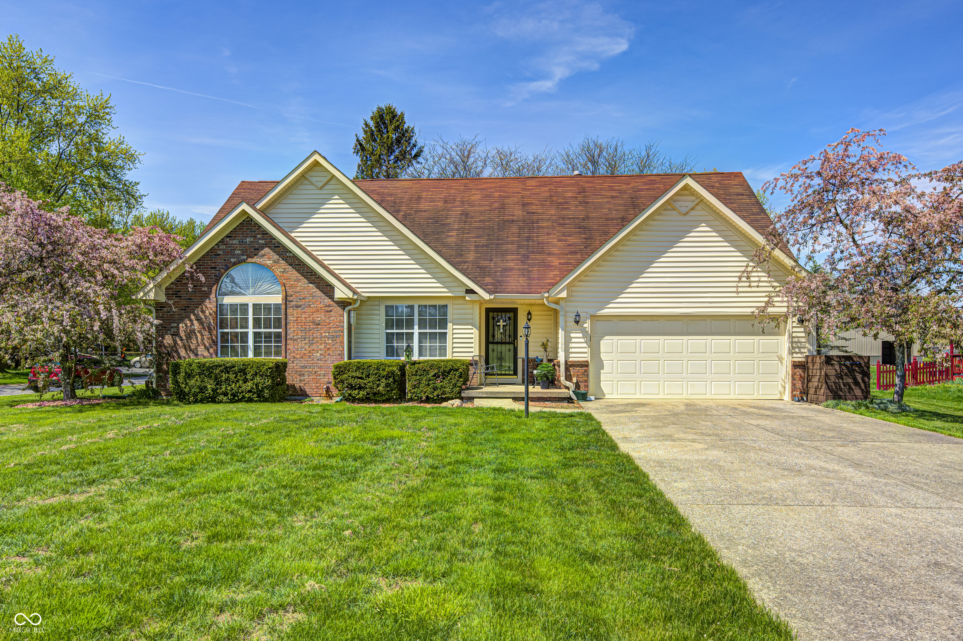7114 Hickory Road Indianapolis, IN 46259 - Photo 1 of 39 Gallery Image 1
