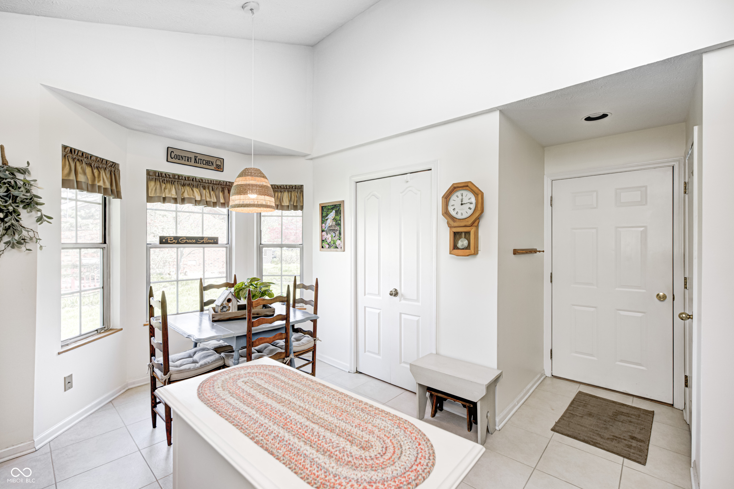 7114 Hickory Road Indianapolis, IN 46259 - Photo 12 of 39 Gallery Image 12