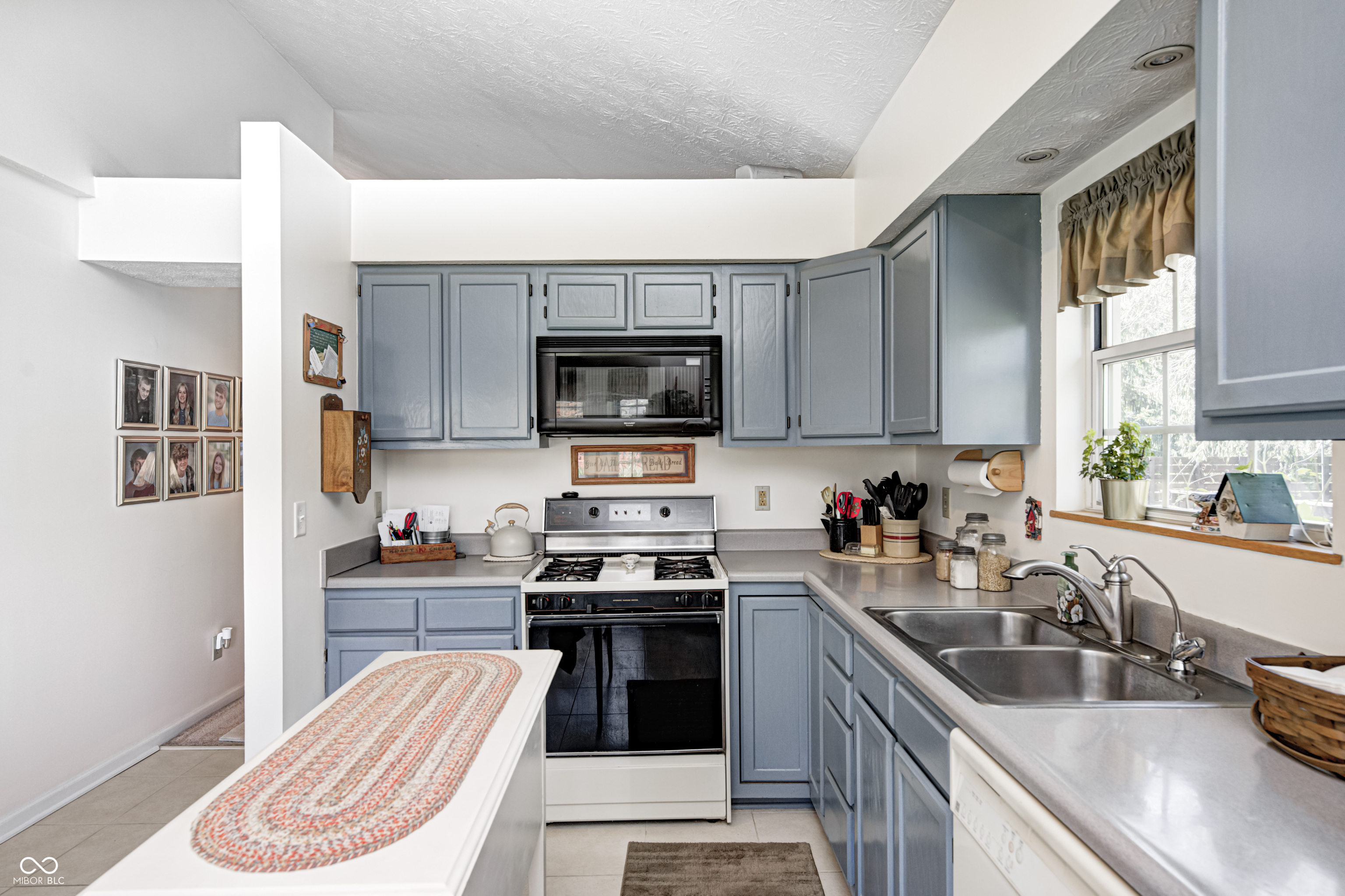 7114 Hickory Road Indianapolis, IN 46259 - Photo 13 of 39 Gallery Image 13