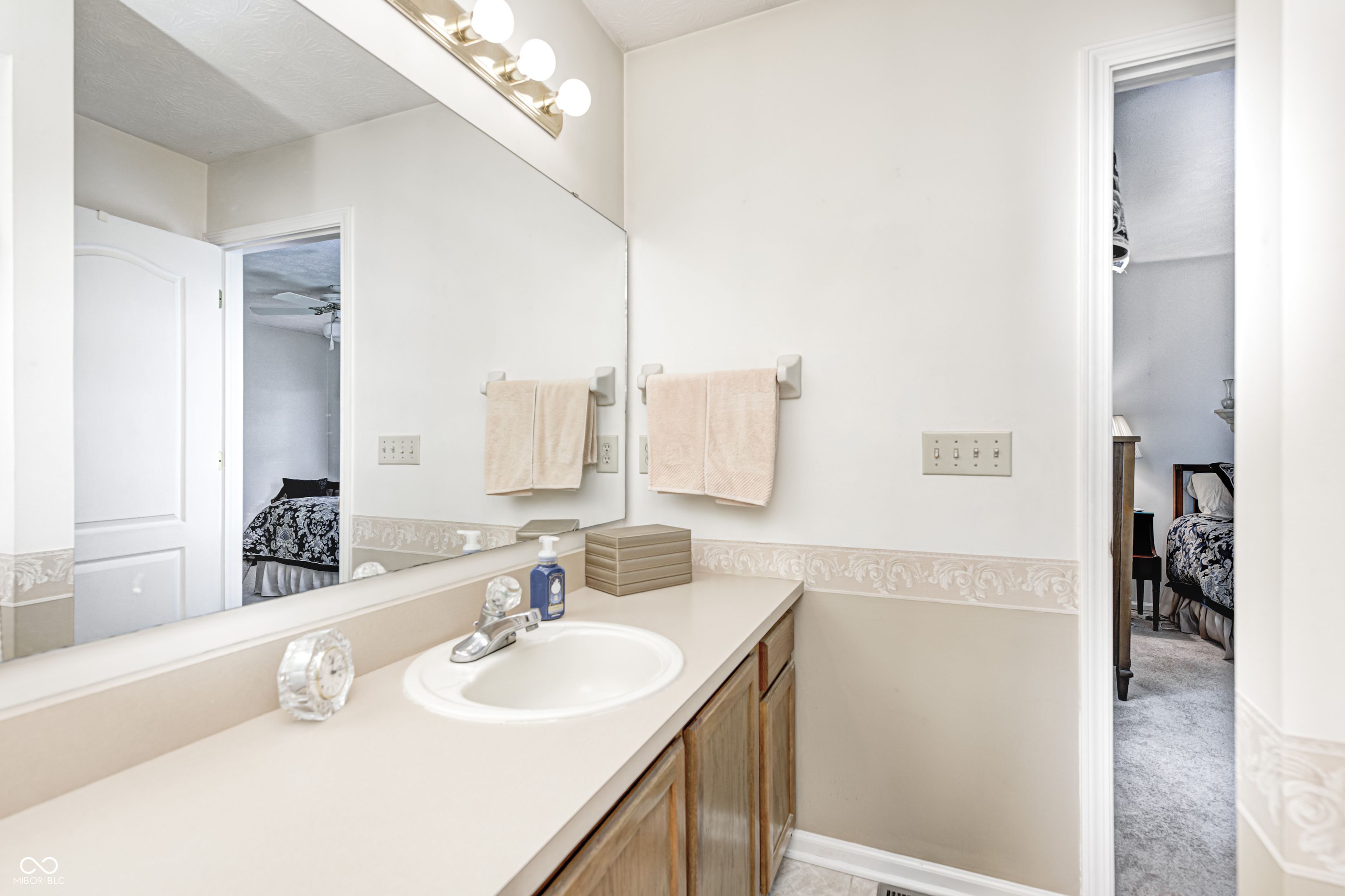 7114 Hickory Road Indianapolis, IN 46259 - Photo 18 of 39 Gallery Image 18