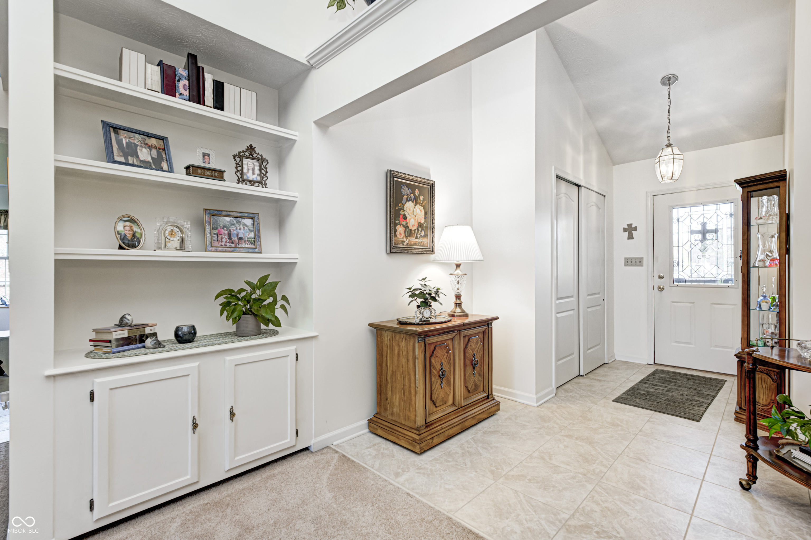 7114 Hickory Road Indianapolis, IN 46259 - Photo 3 of 39 Gallery Image 3