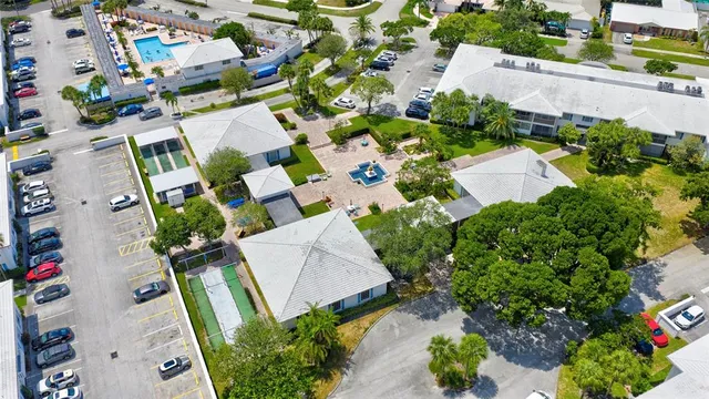 $145,000 | 2270 Northeast 68th Street, Unit 1927, Fort Lauderdale, FL 33308