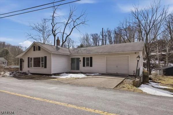 $280,000 | 213 York Road, Milford, NJ 08848