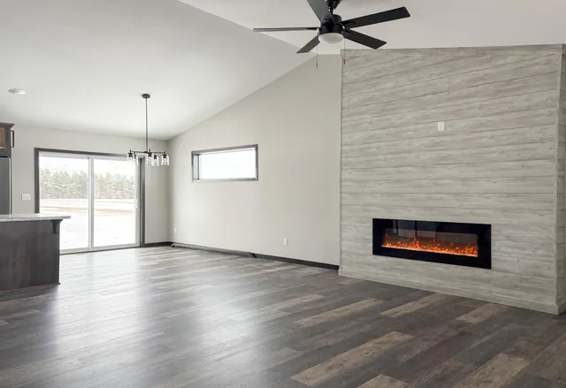 $430,000 | 15592 100th Avenue, Milaca, MN 56353