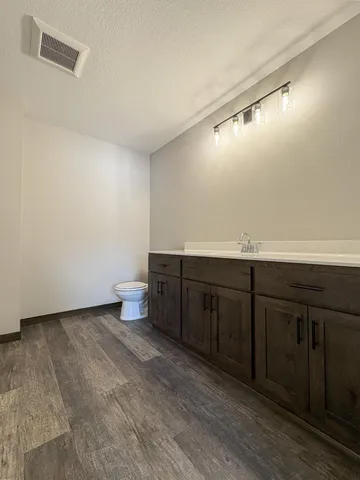 $430,000 | 15592 100th Avenue, Milaca, MN 56353