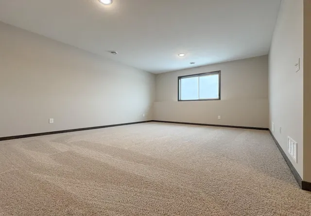 $430,000 | 15592 100th Avenue, Milaca, MN 56353