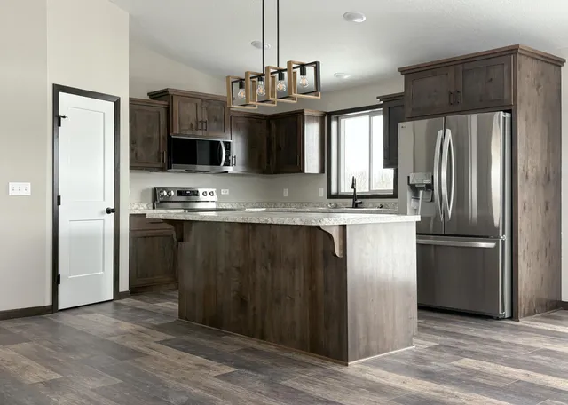 $430,000 | 15592 100th Avenue, Milaca, MN 56353