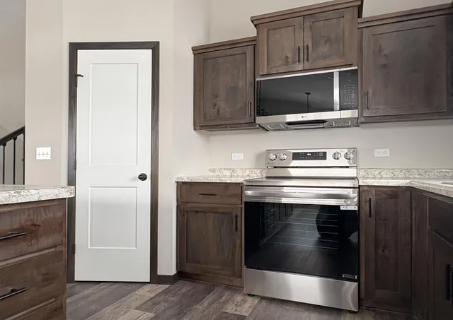 $430,000 | 15592 100th Avenue, Milaca, MN 56353