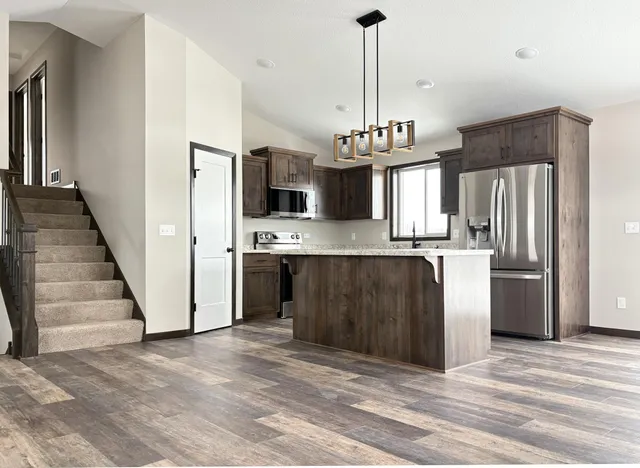 $430,000 | 15592 100th Avenue, Milaca, MN 56353