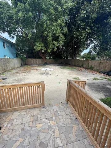 $3,300 | 2459 Dewey Street, Hollywood, FL 33020