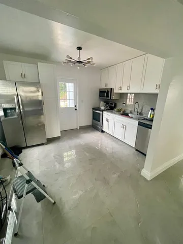 $3,300 | 2459 Dewey Street, Hollywood, FL 33020
