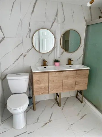 $3,300 | 2459 Dewey Street, Hollywood, FL 33020